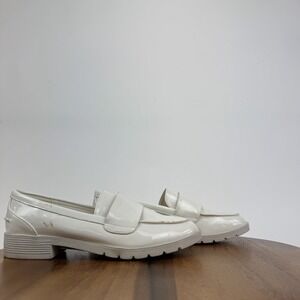 Womens Reaction Kenneth Cole Fern White Faux Patent Leather Loafers Size 8.5 M
